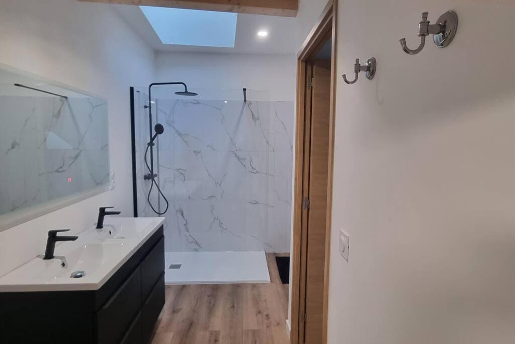 Maison De Ville Toute Equipee Fronton Ngoại thất bức ảnh